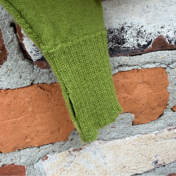 Smartwool Merino Wool V-Neck Sweater Green Chartreuse Knit Pullover Men’s Medium - Picture 4 of 8